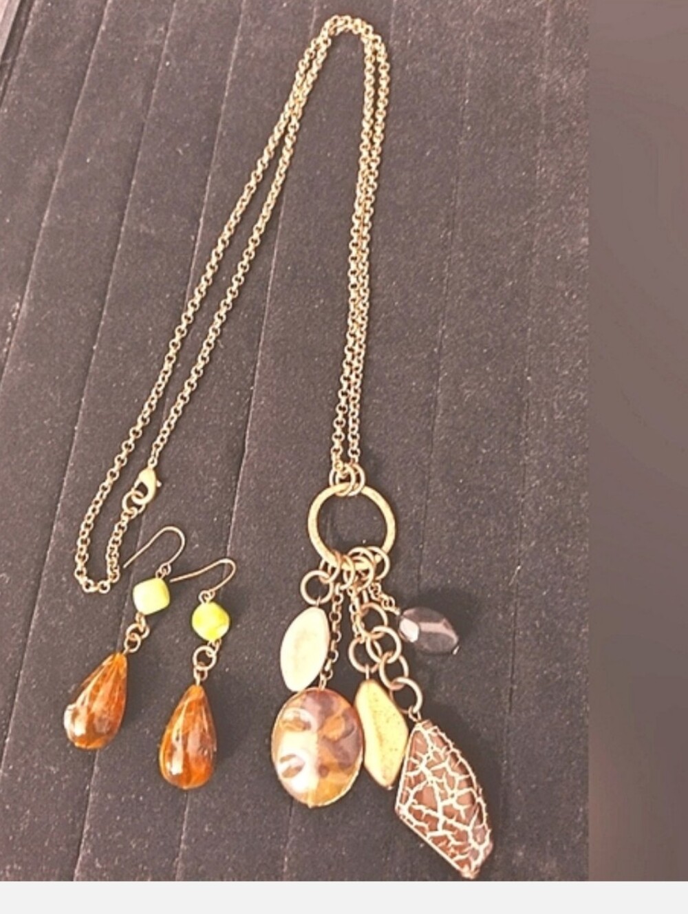 Beaded Necklace & Earrings in Brown & Green Like New
